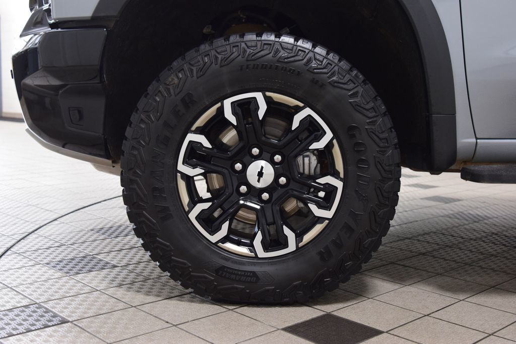 2025 Chevrolet Silverado 1500 4WD Crew Cab 147" ZR2 - 23062300 - 29