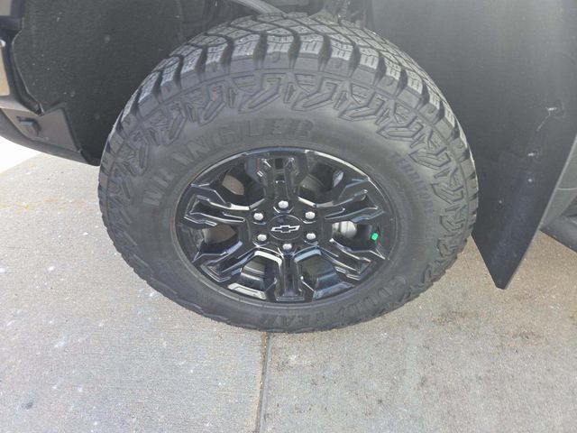 2025 Chevrolet Silverado 1500 4WD Crew Cab 147" ZR2 - 22988367 - 5