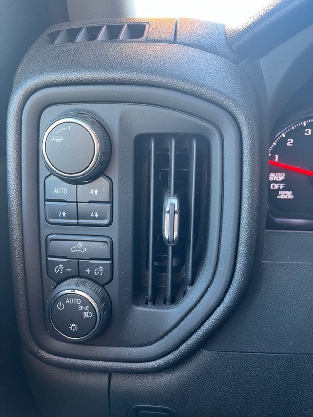 2025 Chevrolet Silverado 1500 Custom Trail Boss - 22988940 - 29