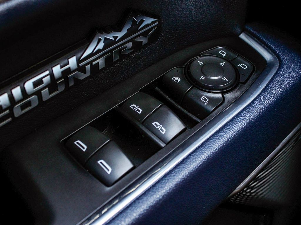 Chevrolet Silverado photo 10