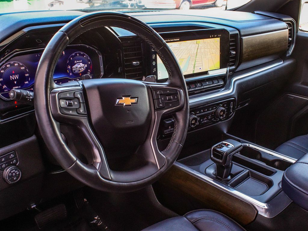 Chevrolet Silverado photo 15