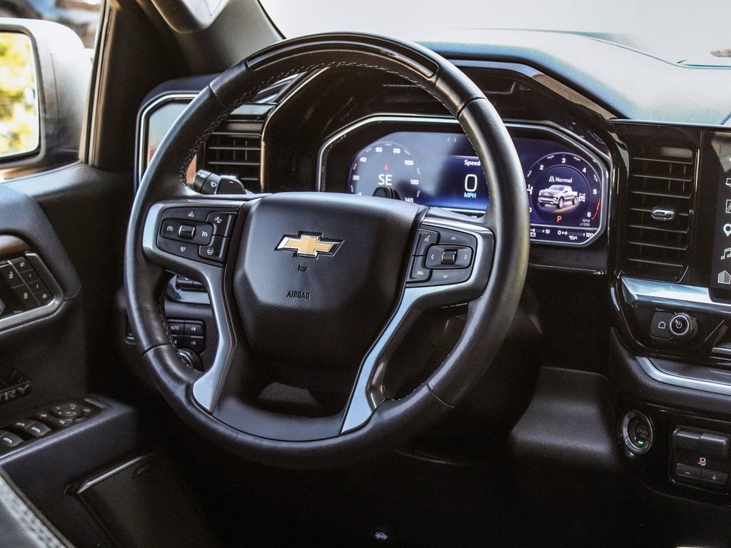 Chevrolet Silverado photo 26