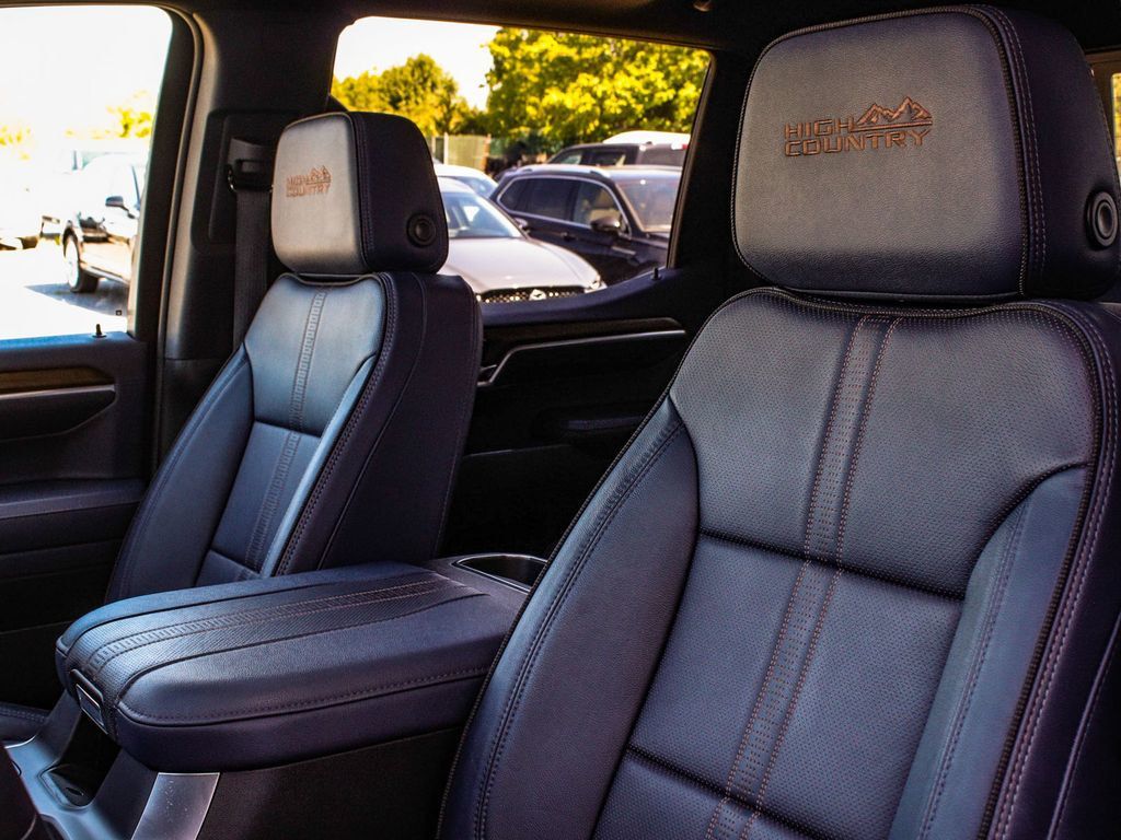 Chevrolet Silverado photo 32