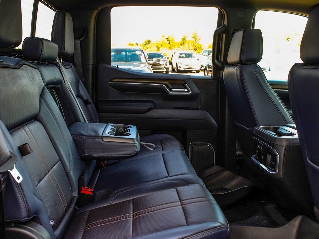 Chevrolet Silverado photo 36