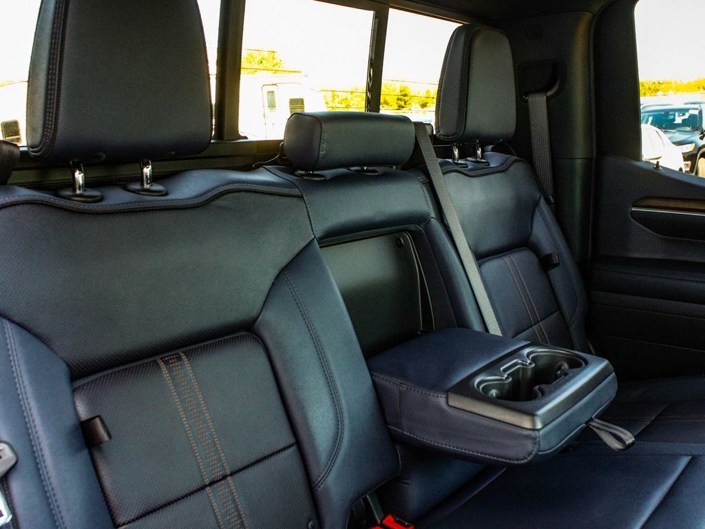 Chevrolet Silverado photo 37