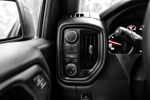 2025 Chevrolet Silverado 1500 LocalTrade/Custom-Trail-Boss/4WD/RemoteStart/BackupCamera - 23062134 - 33