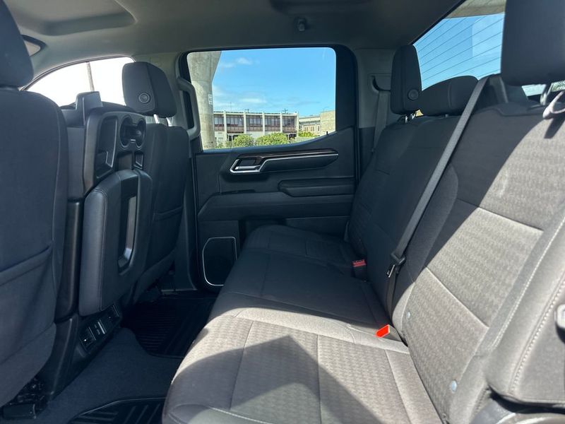 2025 Chevrolet Silverado 1500 LT - 22984563 - 14