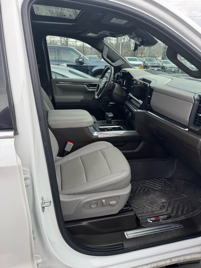2025 Chevrolet Silverado 1500 LTZ - 22986991 - 16