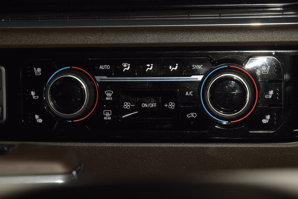 2025 Chevrolet Silverado 1500 LTZ - 22986991 - 31