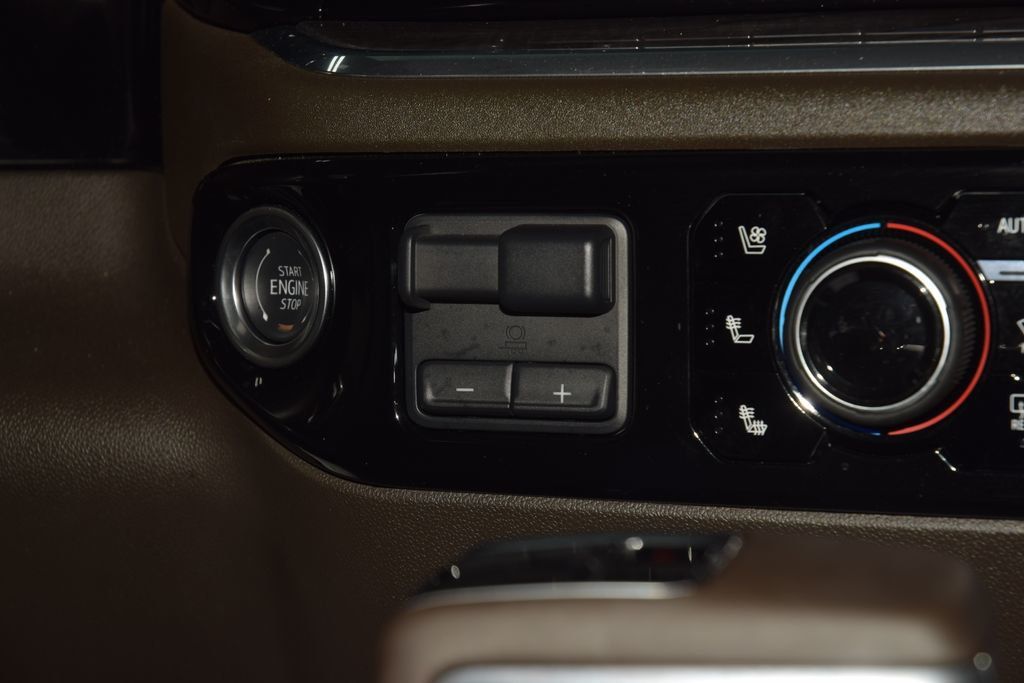 2025 Chevrolet Silverado 1500 LTZ - 22986991 - 32