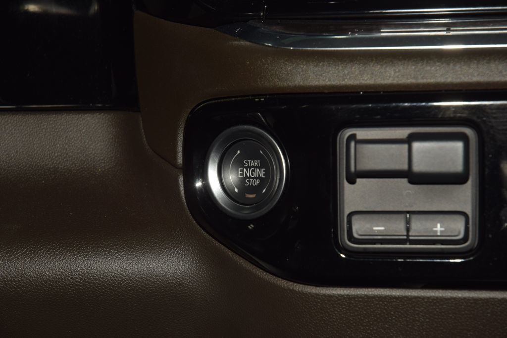 2025 Chevrolet Silverado 1500 LTZ - 22986991 - 33