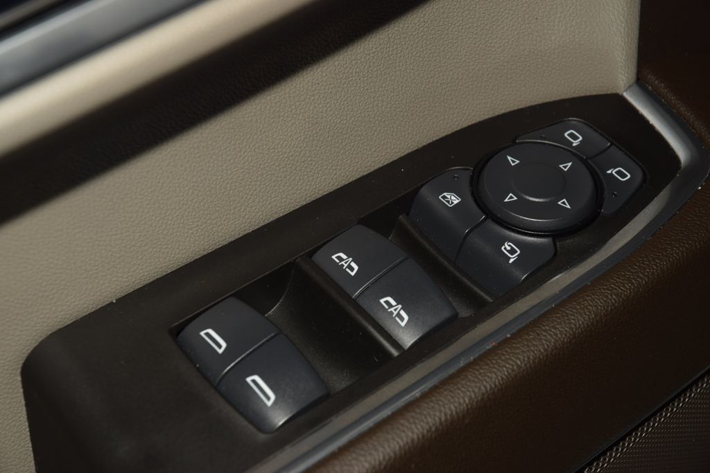 2025 Chevrolet Silverado 1500 LTZ - 22986991 - 47