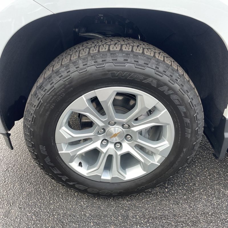 2025 Chevrolet Silverado 1500 LTZ - 22966245 - 12