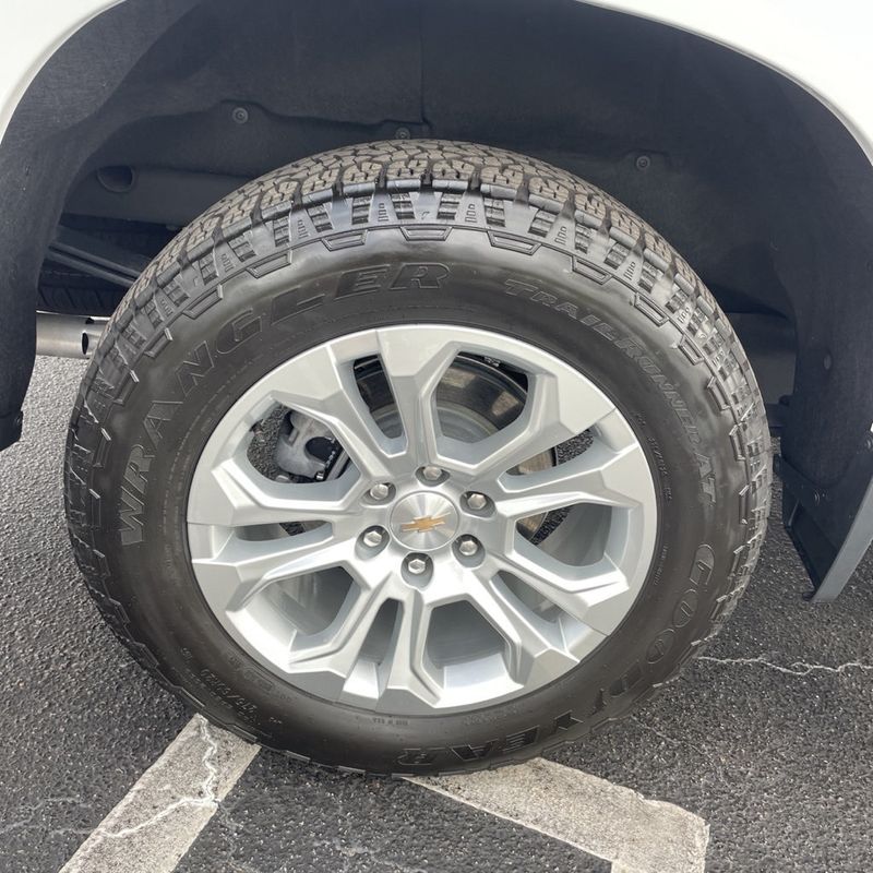 2025 Chevrolet Silverado 1500 LTZ - 22966245 - 14