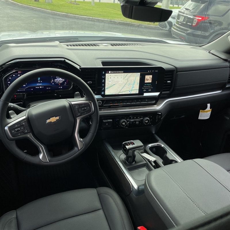 2025 Chevrolet Silverado 1500 LTZ - 22966245 - 17