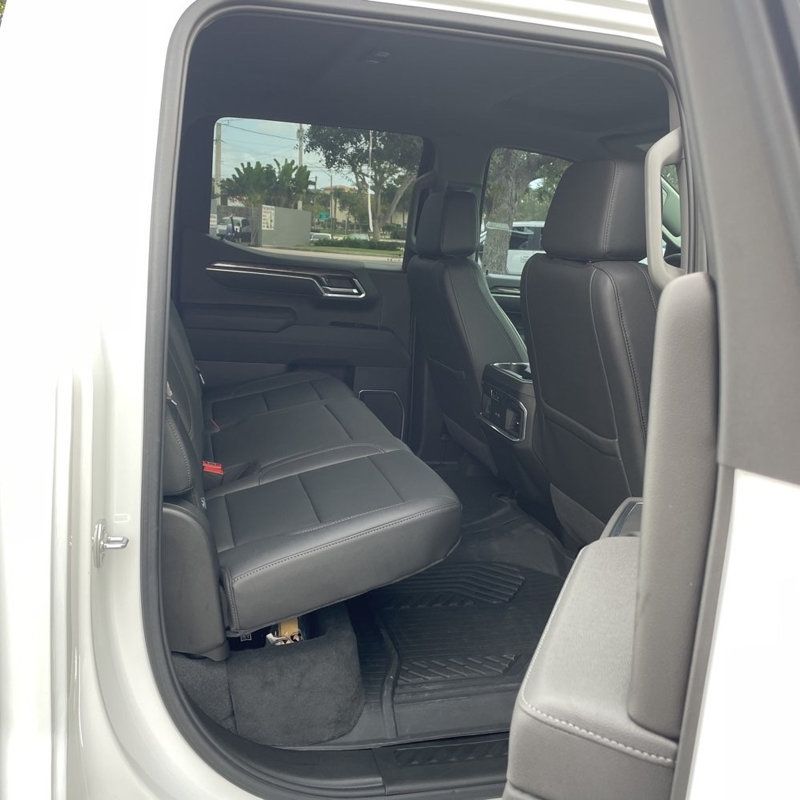 2025 Chevrolet Silverado 1500 LTZ - 22966245 - 24