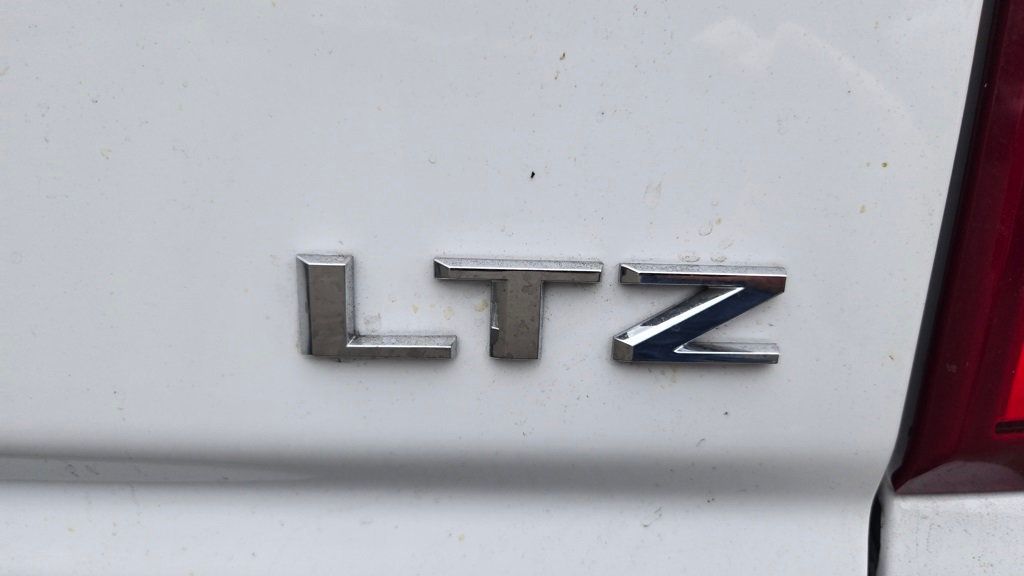 2025 Chevrolet Silverado 1500 LTZ Z71 - 22966245 - 10