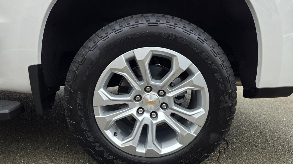 2025 Chevrolet Silverado 1500 LTZ Z71 - 22966245 - 11