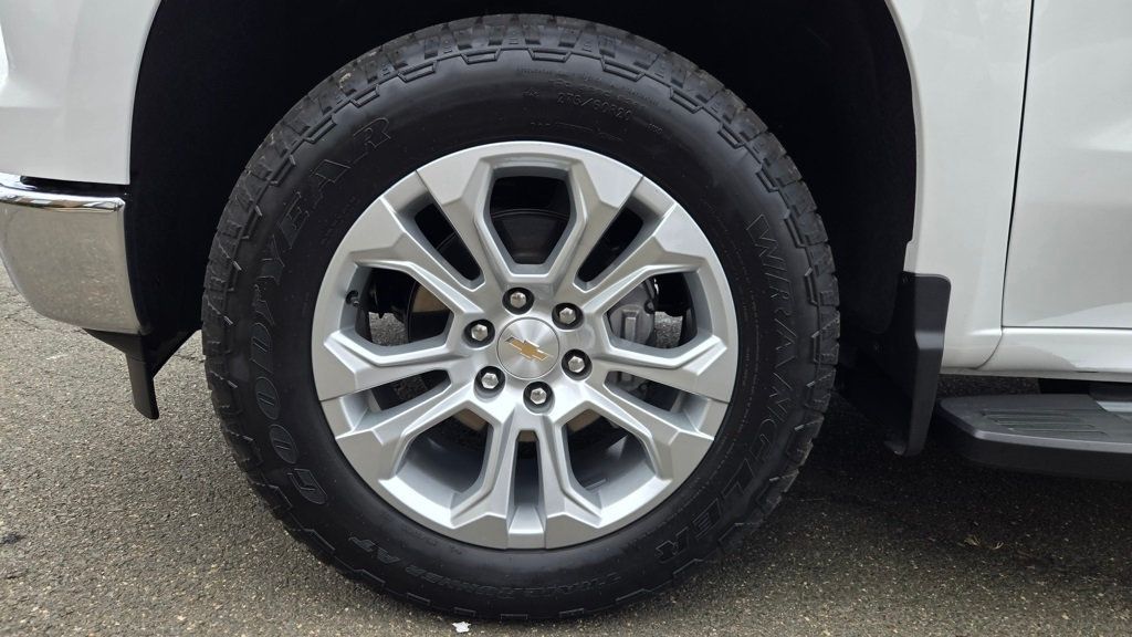 2025 Chevrolet Silverado 1500 LTZ Z71 - 22966245 - 12