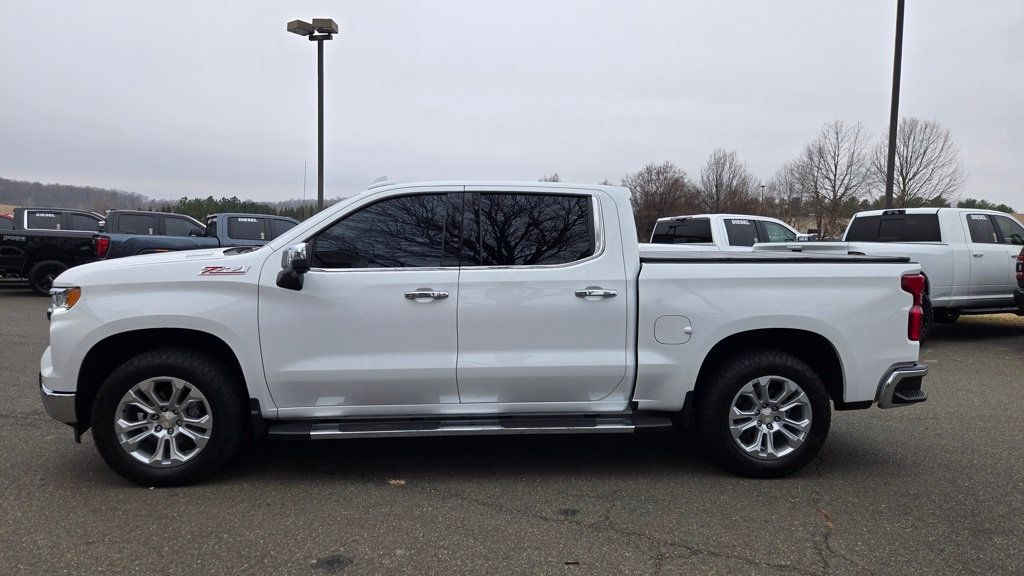 2025 Chevrolet Silverado 1500 LTZ Z71 - 22966245 - 3