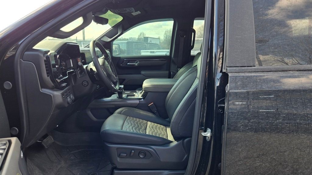 2025 Chevrolet Silverado 1500 ZR2 Dark Appearance Package - 22988367 - 12