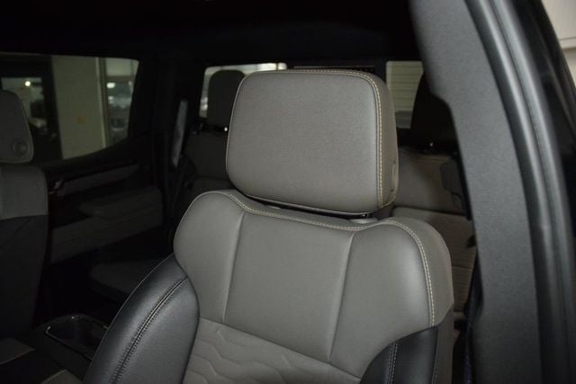 2025 Chevrolet Silverado 1500 ZR2 Dark Appearance Package - 22988367 - 42