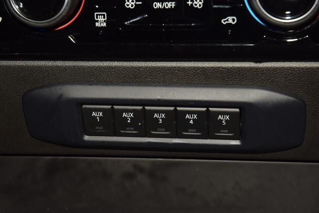 2025 Chevrolet Silverado 2500HD 2500HD CREW LT 4X4 * 6.6 V8 * HEATED LEATHER * 1 OWNER - 22957744 - 26