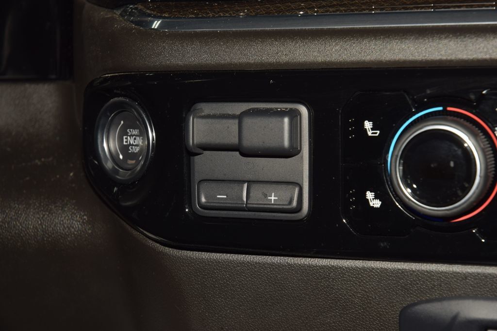 2025 Chevrolet Silverado 2500HD 2500HD CREW LT 4X4 * 6.6 V8 * HEATED LEATHER * 1 OWNER - 22957744 - 27