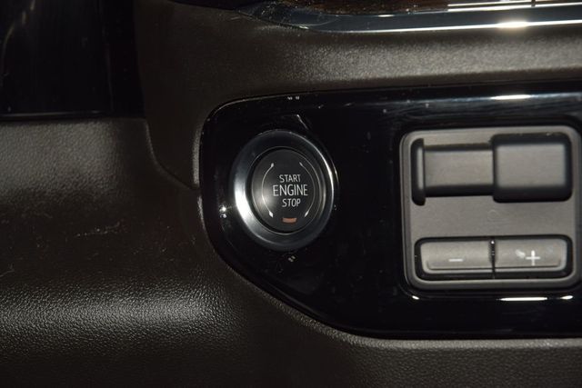 2025 Chevrolet Silverado 2500HD 2500HD CREW LT 4X4 * 6.6 V8 * HEATED LEATHER * 1 OWNER - 22957744 - 28