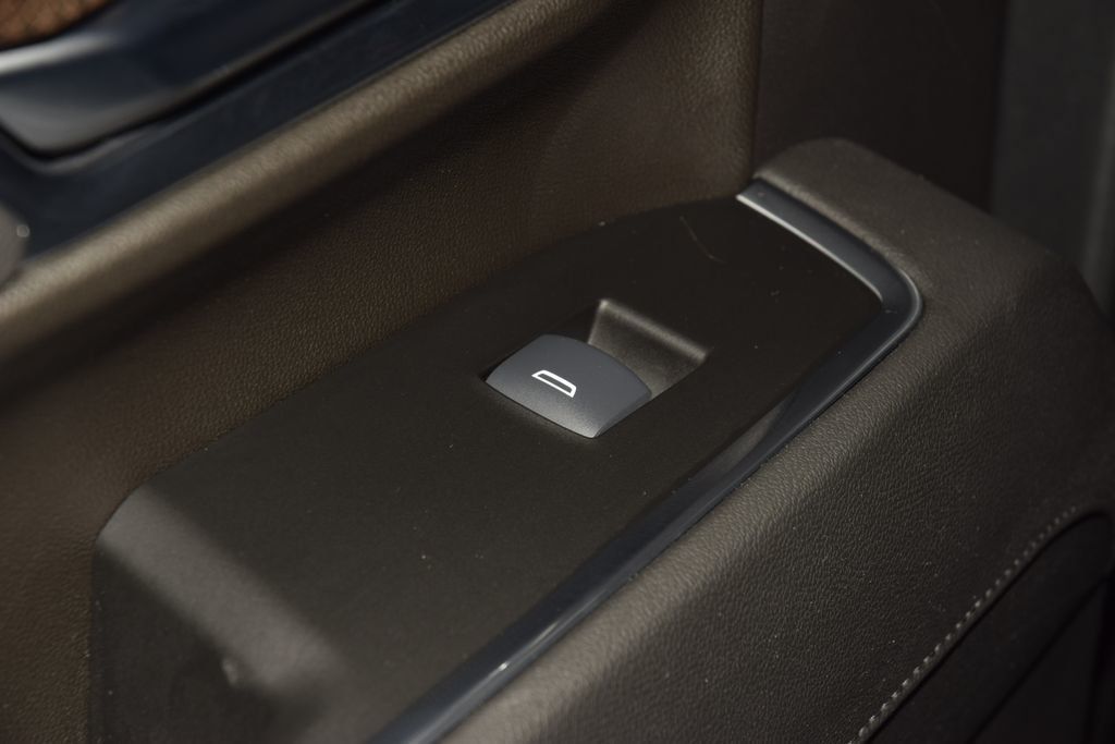 2025 Chevrolet Silverado 2500HD 2500HD CREW LT 4X4 * 6.6 V8 * HEATED LEATHER * 1 OWNER - 22957744 - 38