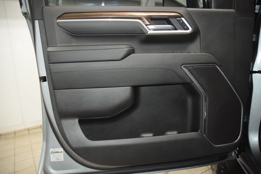 2025 Chevrolet Silverado 2500HD 2500HD CREW LT 4X4 * 6.6 V8 * HEATED LEATHER * 1 OWNER - 22957744 - 39