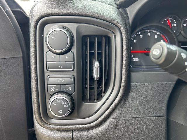 2025 Chevrolet Silverado 2500HD 4WD Crew Cab 159" Custom - 23017309 - 9