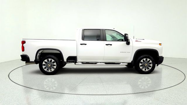 2025 Chevrolet Silverado 2500HD 4WD Crew Cab 159'' Custom w/ Turbo-Diesel, Value Pkg & 5th Wheel - 23030499 - 3