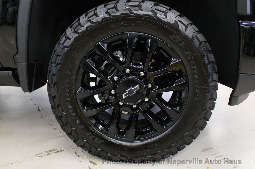 2025 Chevrolet Silverado 2500HD High Country photo 10