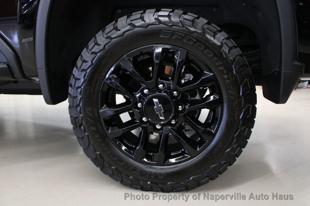 2025 Chevrolet Silverado 2500HD High Country photo 12