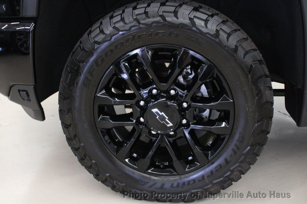 2025 Chevrolet Silverado 2500HD High Country photo 13