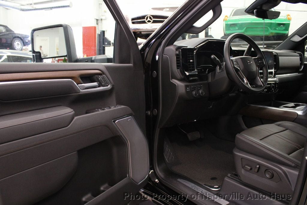 2025 Chevrolet Silverado 2500HD High Country photo 15