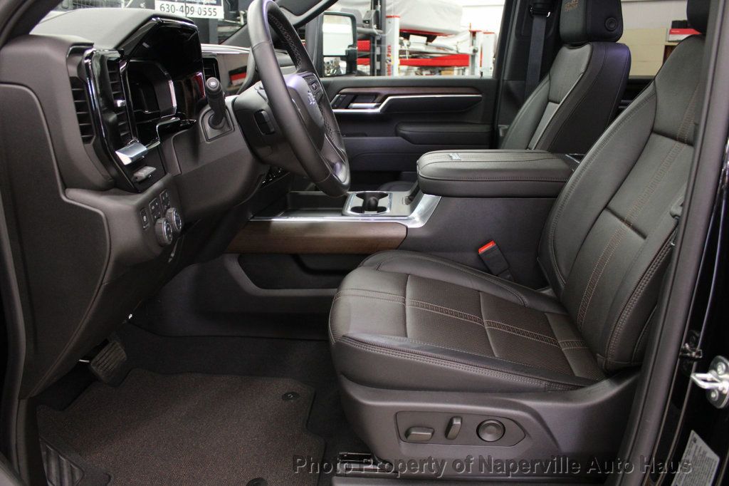 2025 Chevrolet Silverado 2500HD High Country photo 17