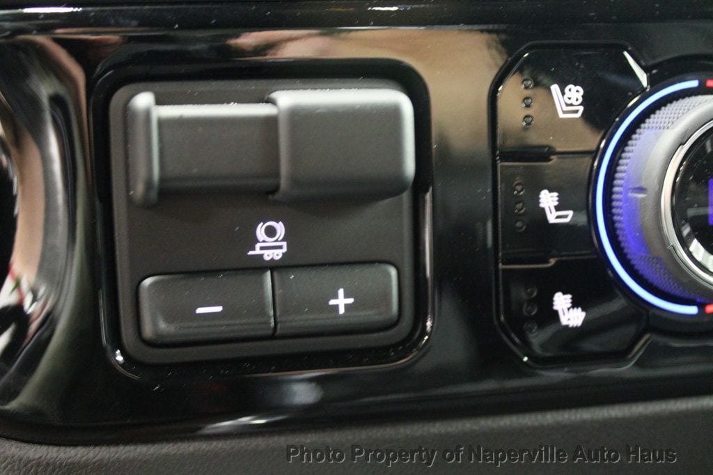 2025 Chevrolet Silverado 2500HD High Country photo 28