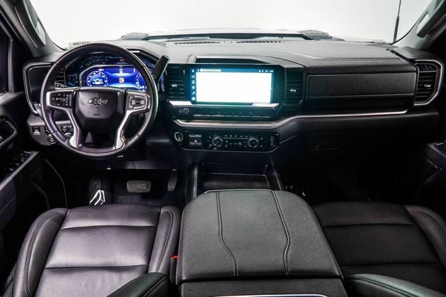 2025 Chevrolet Silverado HD LT 4WD Crew Cab Standard Box's photo