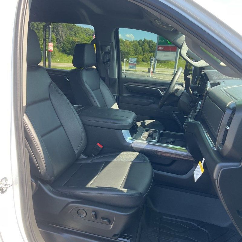 2025 Chevrolet Silverado 2500HD 4WD Crew Cab 159" LTZ - 23051876 - 24
