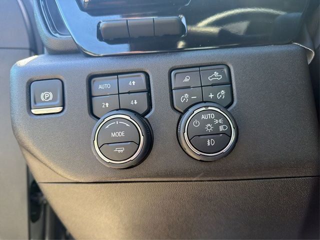 2025 Chevrolet Silverado 2500HD 4WD Crew Cab 159" ZR2 - 23081693 - 15