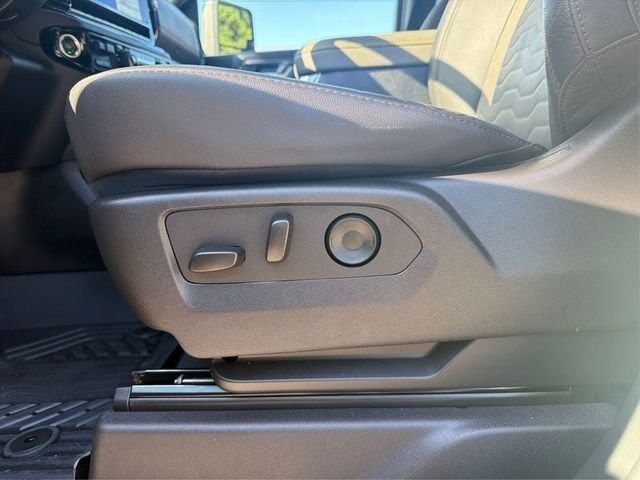 2025 Chevrolet Silverado 2500HD 4WD Crew Cab 159" ZR2 - 23081693 - 16