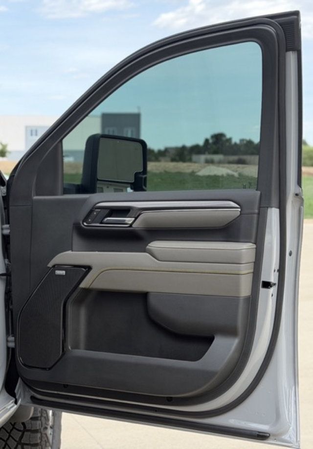 2025 Chevrolet Silverado 2500HD 4WD Crew Cab 159" ZR2 - 23069629 - 24