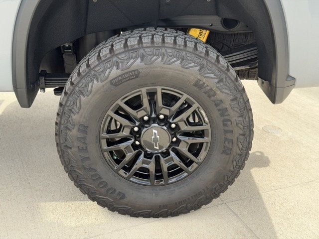 2025 Chevrolet Silverado 2500HD 4WD Crew Cab 159" ZR2 - 23069629 - 35