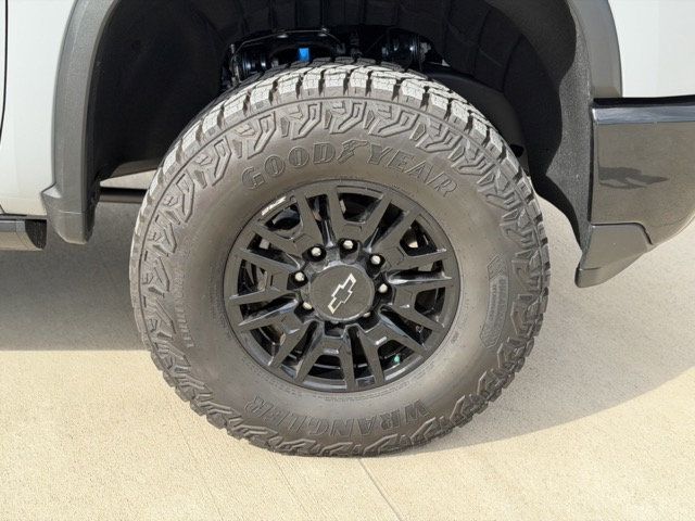2025 Chevrolet Silverado 2500HD 4WD Crew Cab 159" ZR2 - 23069629 - 36