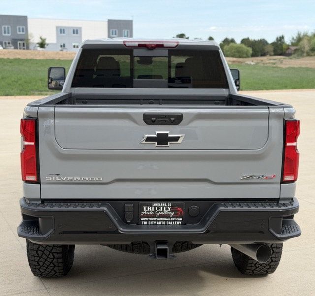 2025 Chevrolet Silverado 2500HD 4WD Crew Cab 159" ZR2 - 23069629 - 5