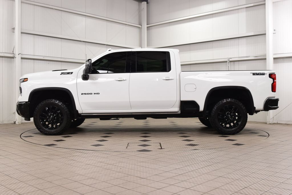 2025 Chevrolet Silverado 2500HD LTZ Trail Boss - 23051876 - 3