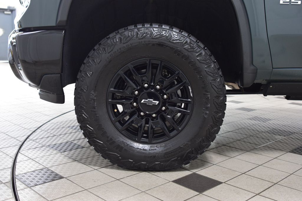 2025 Chevrolet Silverado 2500HD ZR2 w/ Technology Package - 23053143 - 26