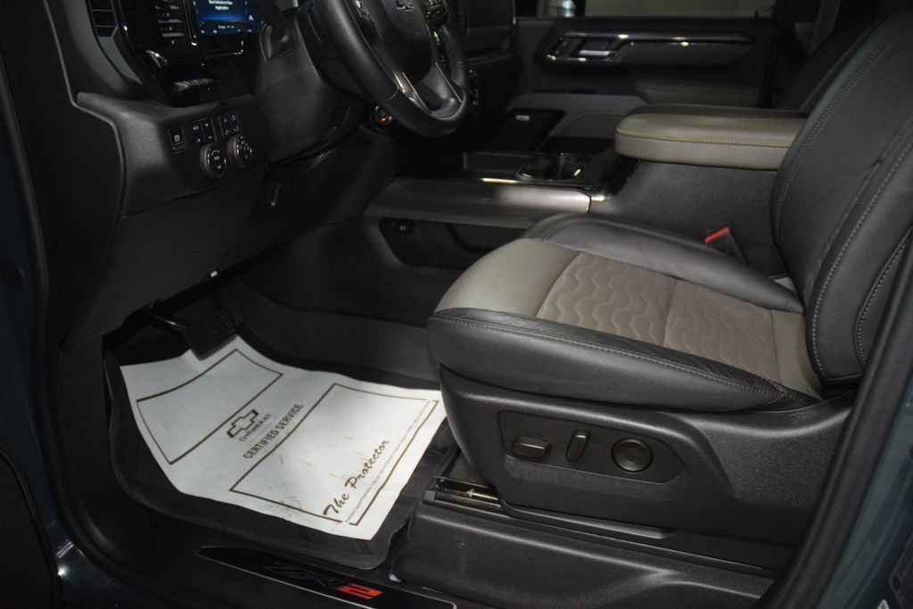2025 Chevrolet Silverado 2500HD ZR2 w/ Technology Package - 23053143 - 40